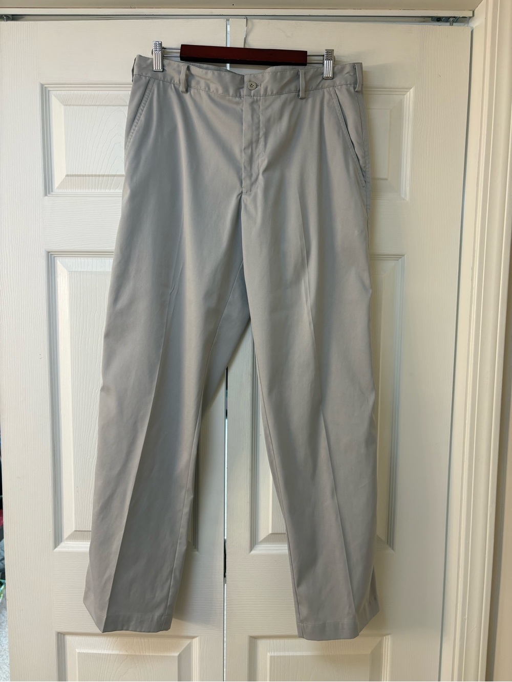 Men's Lightweight Gray Golf Chinos
